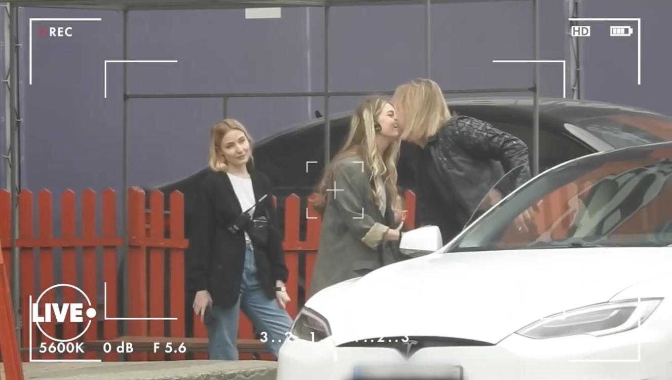 Потап на джипе за 3 миллиона: журналисты показали дорогущие авто украинских звезд